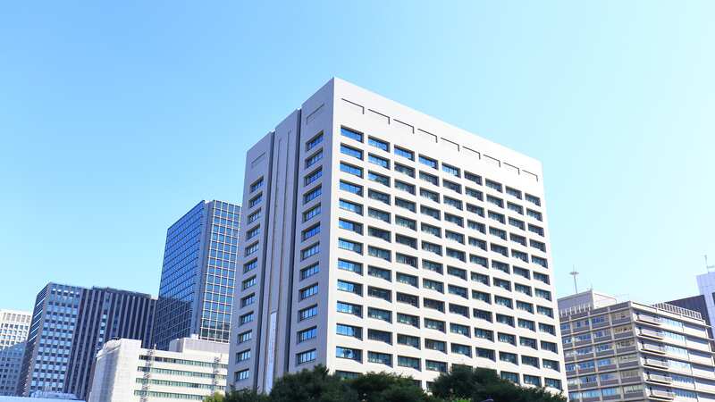 立ち並ぶ中小企業のオフィスビル群