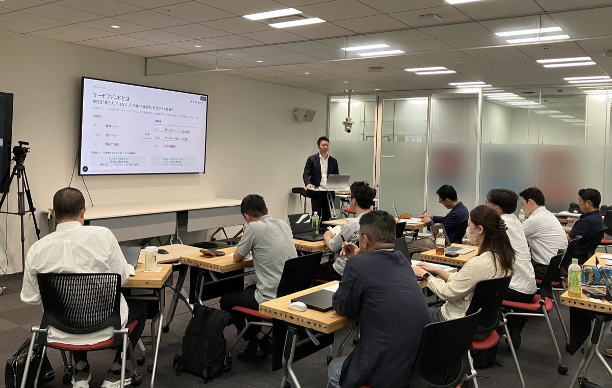 事業構想大学院大学 福岡校で開催したJ-Search×事業構想大学院大学 合同説明会の様子